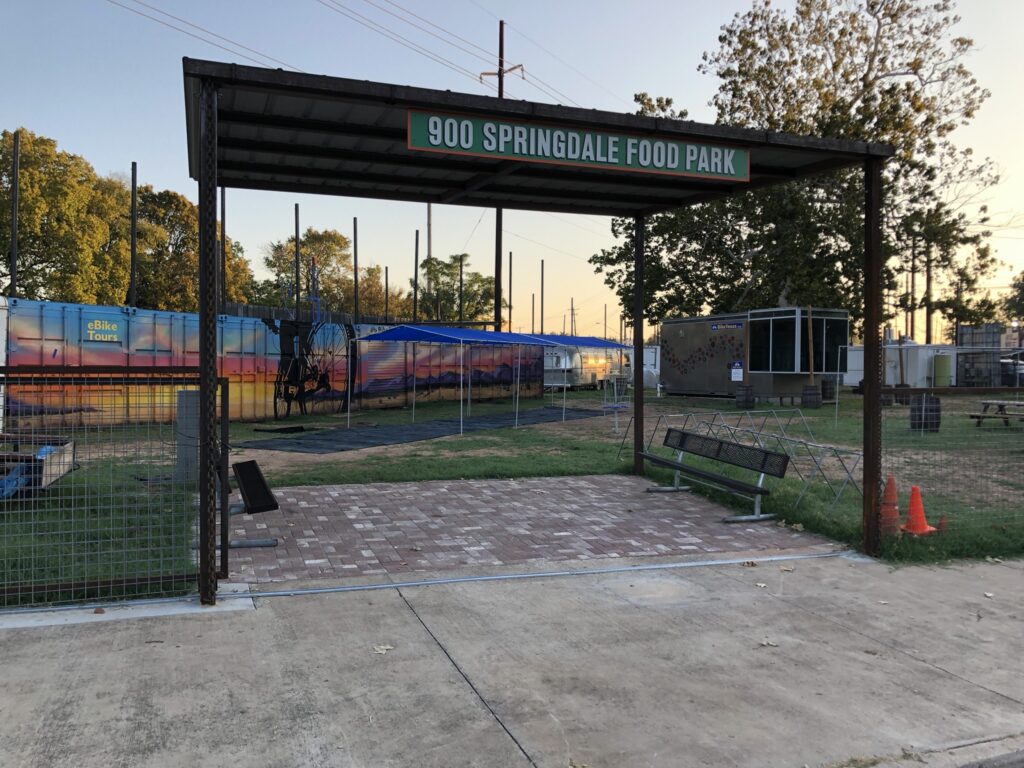 East Austin Food Trucks - 900 Springdale Entrance
